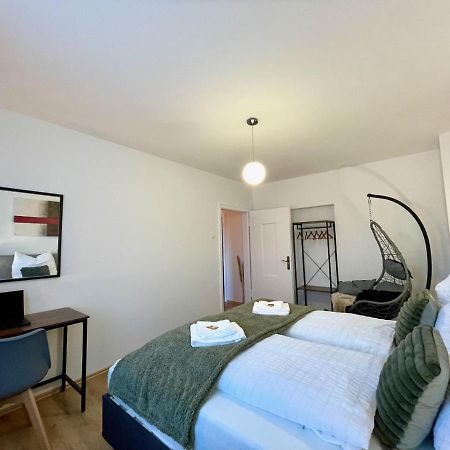 Downtown Apartment By Ninja Spaces - Kingsize-Bett, Kueche, Netflix, Terrasse Wuppertal Bagian luar foto