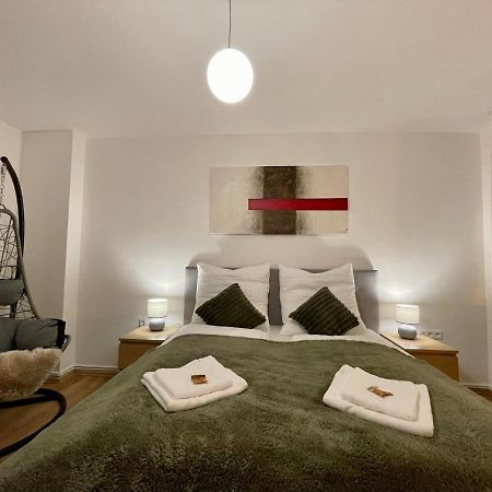 Downtown Apartment By Ninja Spaces - Kingsize-Bett, Kueche, Netflix, Terrasse Wuppertal Bagian luar foto