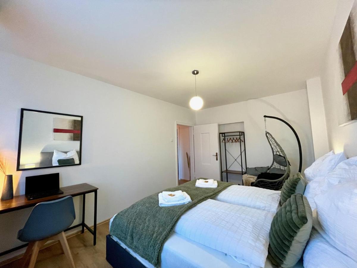 Downtown Apartment By Ninja Spaces - Kingsize-Bett, Kueche, Netflix, Terrasse Wuppertal Bagian luar foto