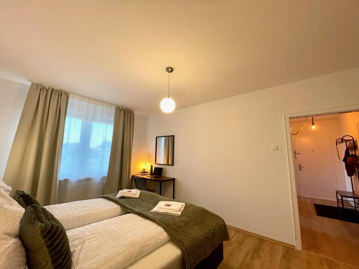 Downtown Apartment By Ninja Spaces - Kingsize-Bett, Kueche, Netflix, Terrasse Wuppertal Bagian luar foto