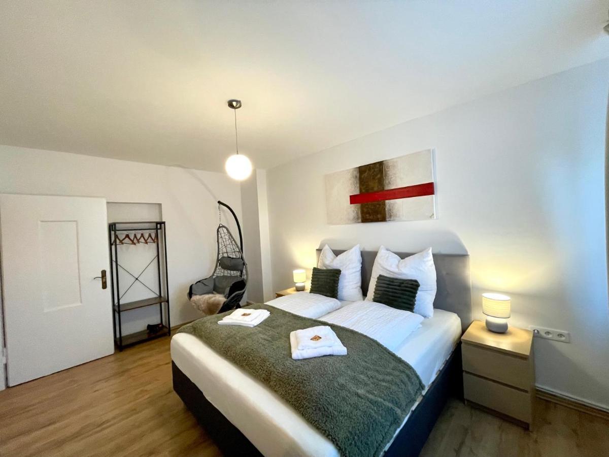 Downtown Apartment By Ninja Spaces - Kingsize-Bett, Kueche, Netflix, Terrasse Wuppertal Bagian luar foto