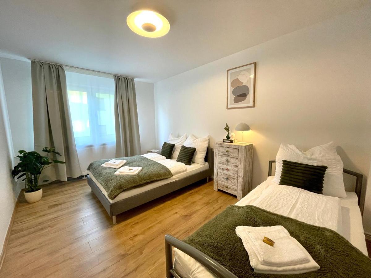 Downtown Apartment By Ninja Spaces - Kingsize-Bett, Kueche, Netflix, Terrasse Wuppertal Bagian luar foto