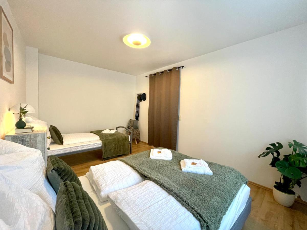 Downtown Apartment By Ninja Spaces - Kingsize-Bett, Kueche, Netflix, Terrasse Wuppertal Bagian luar foto