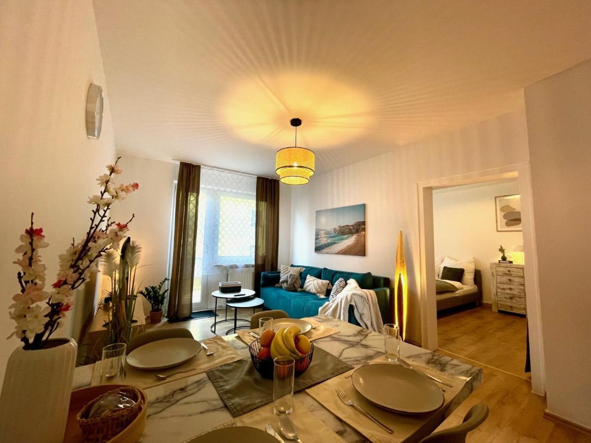 Downtown Apartment By Ninja Spaces - Kingsize-Bett, Kueche, Netflix, Terrasse Wuppertal Bagian luar foto