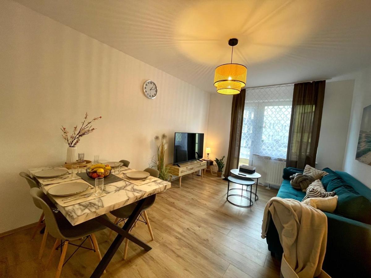 Downtown Apartment By Ninja Spaces - Kingsize-Bett, Kueche, Netflix, Terrasse Wuppertal Bagian luar foto